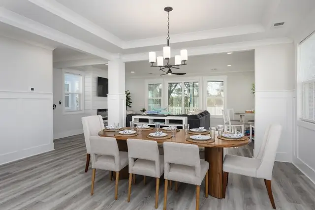Dining area at 4 Broad View Lane